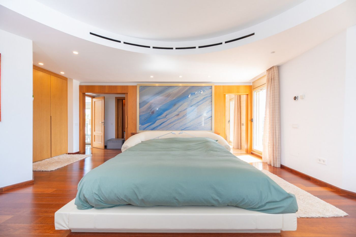 Villa de lujo cerca de Ibiza, con licencia turística y exteriores espectaculares