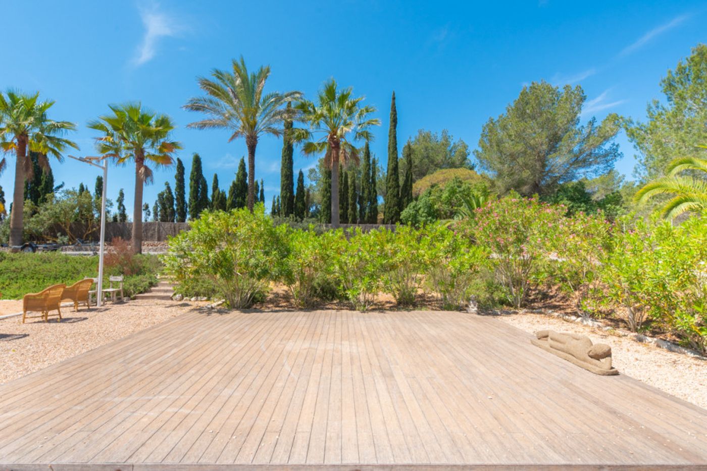 Villa de lujo cerca de Ibiza, con licencia turística y exteriores espectaculares