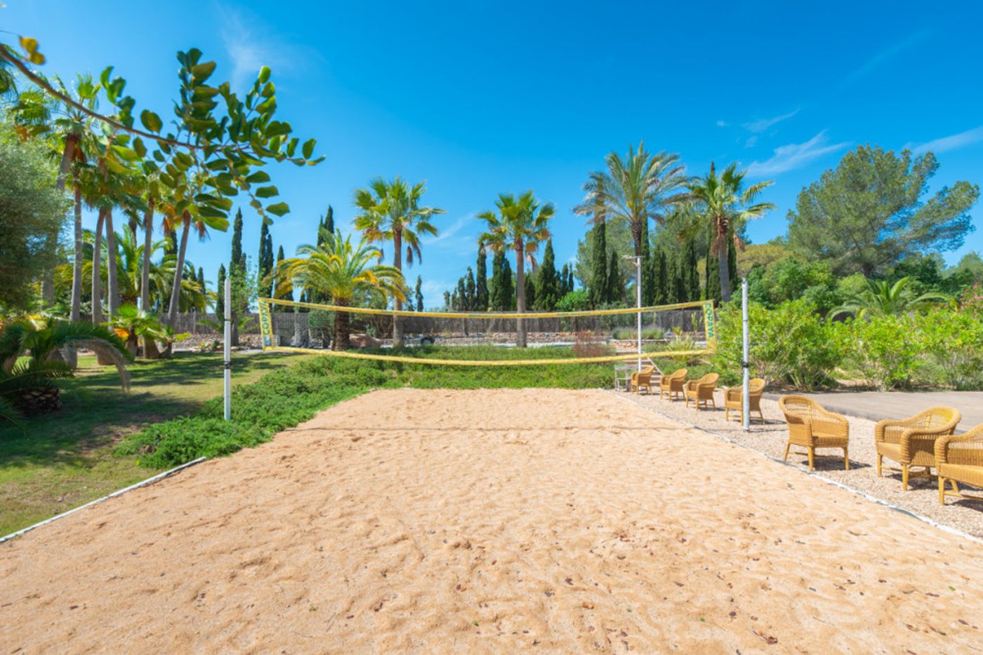 Villa de lujo cerca de Ibiza, con licencia turística y exteriores espectaculares