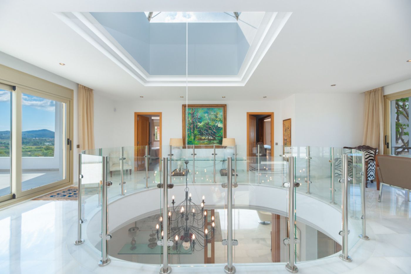 Villa de lujo cerca de Ibiza, con licencia turística y exteriores espectaculares
