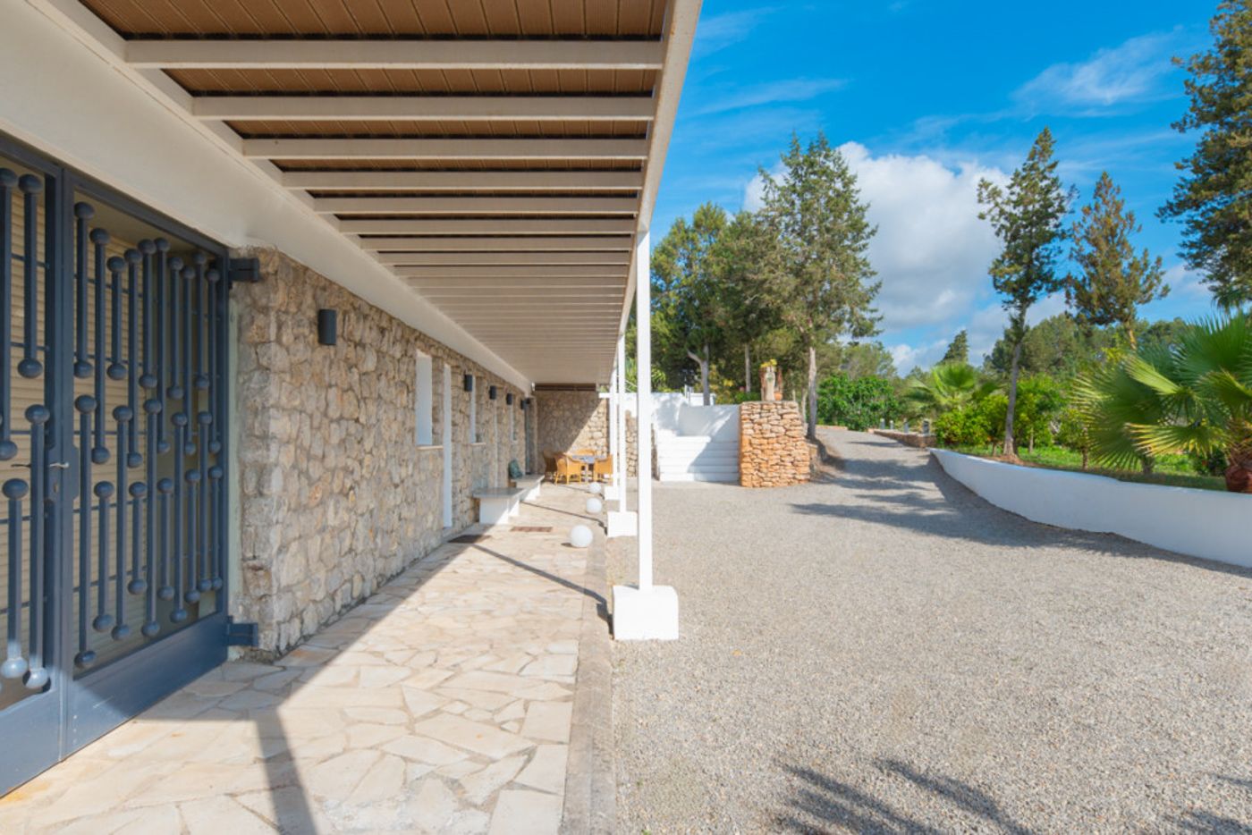 Villa de lujo cerca de Ibiza, con licencia turística y exteriores espectaculares