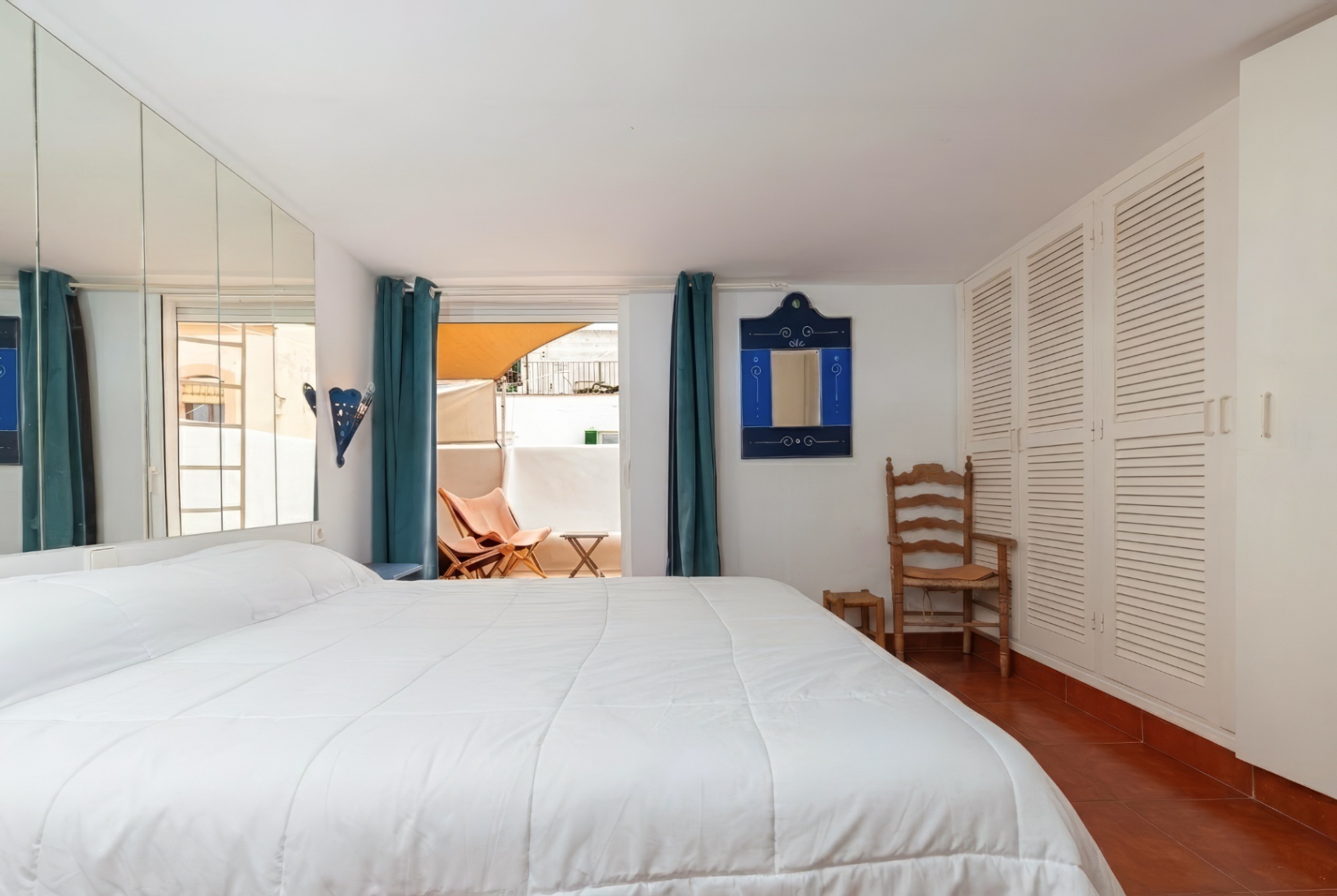 Dúplex de dos dormitorios con aparcamiento opcional en Dalt Vila