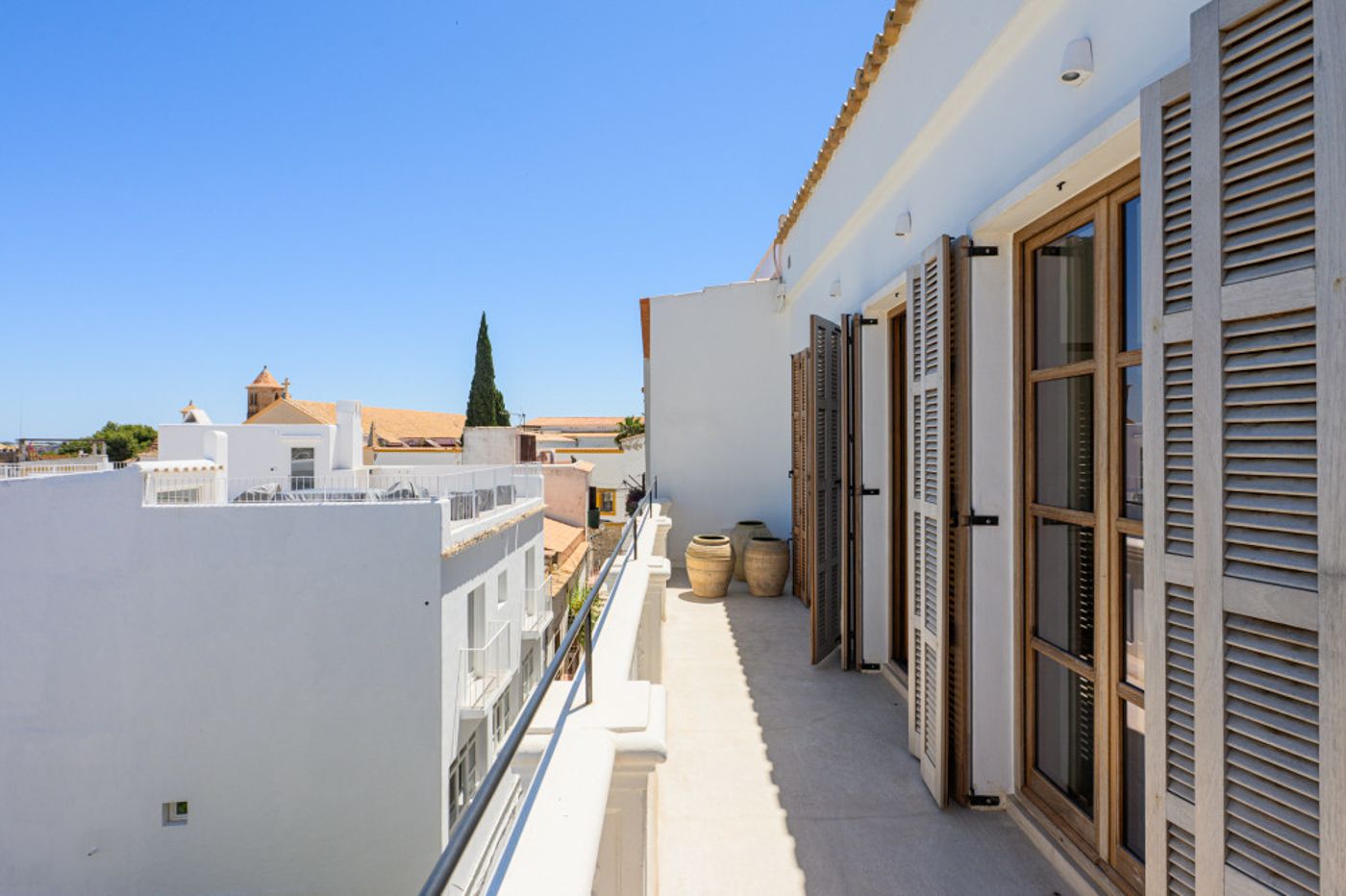 Ático de lujo en Dalt Vila con terraza en la azotea y vistas de 360°