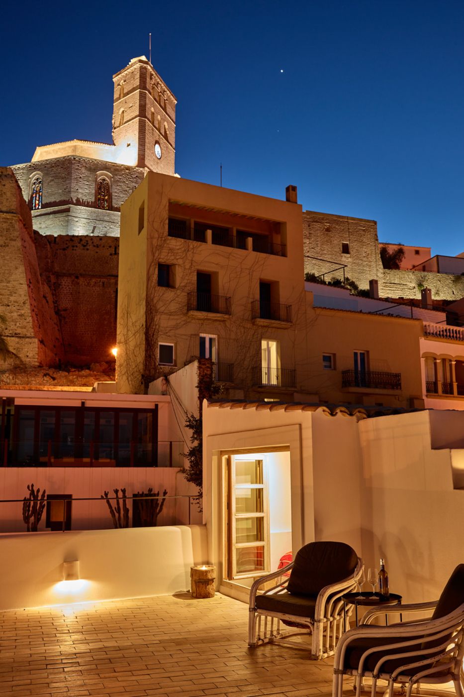 Ático de lujo en Dalt Vila con terraza en la azotea y vistas de 360°