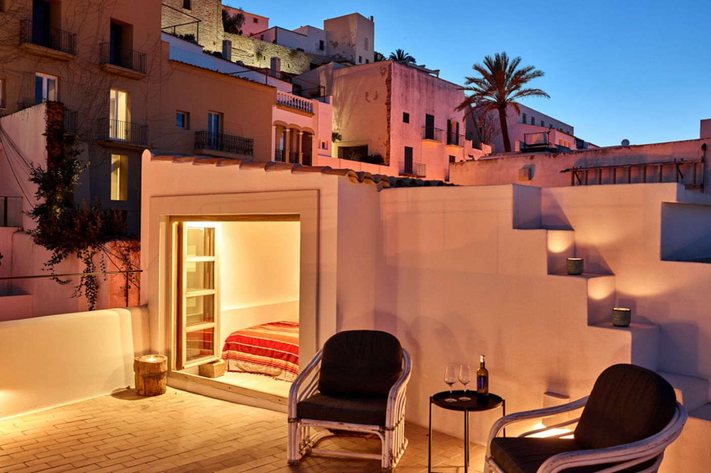 Ático de lujo en Dalt Vila con terraza en la azotea y vistas de 360°