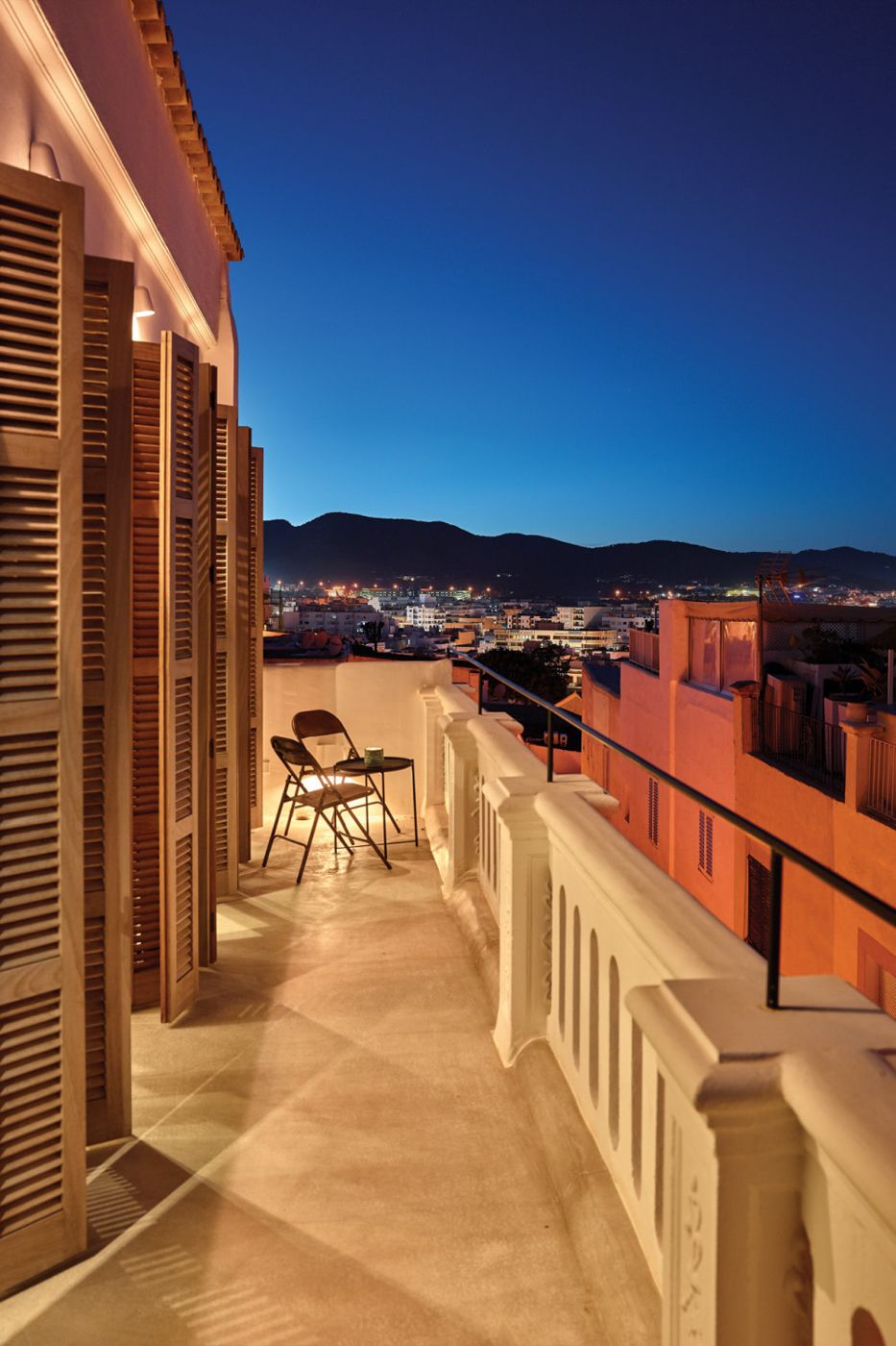 Ático de lujo en Dalt Vila con terraza en la azotea y vistas de 360°