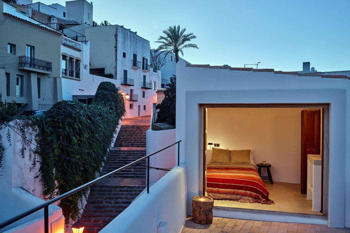Ático de lujo en Dalt Vila con terraza en la azotea y vistas de 360°