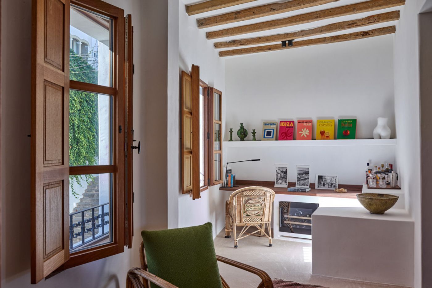 Ático de lujo en Dalt Vila con terraza en la azotea y vistas de 360°