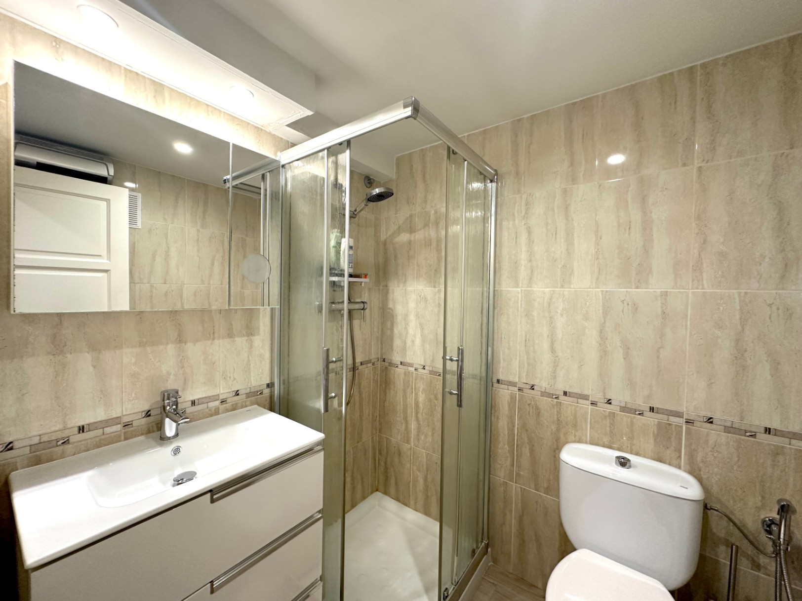 ÁTICO DE 3 DORMITORIOS CON GRAN TERRAZA DE 90 M2
