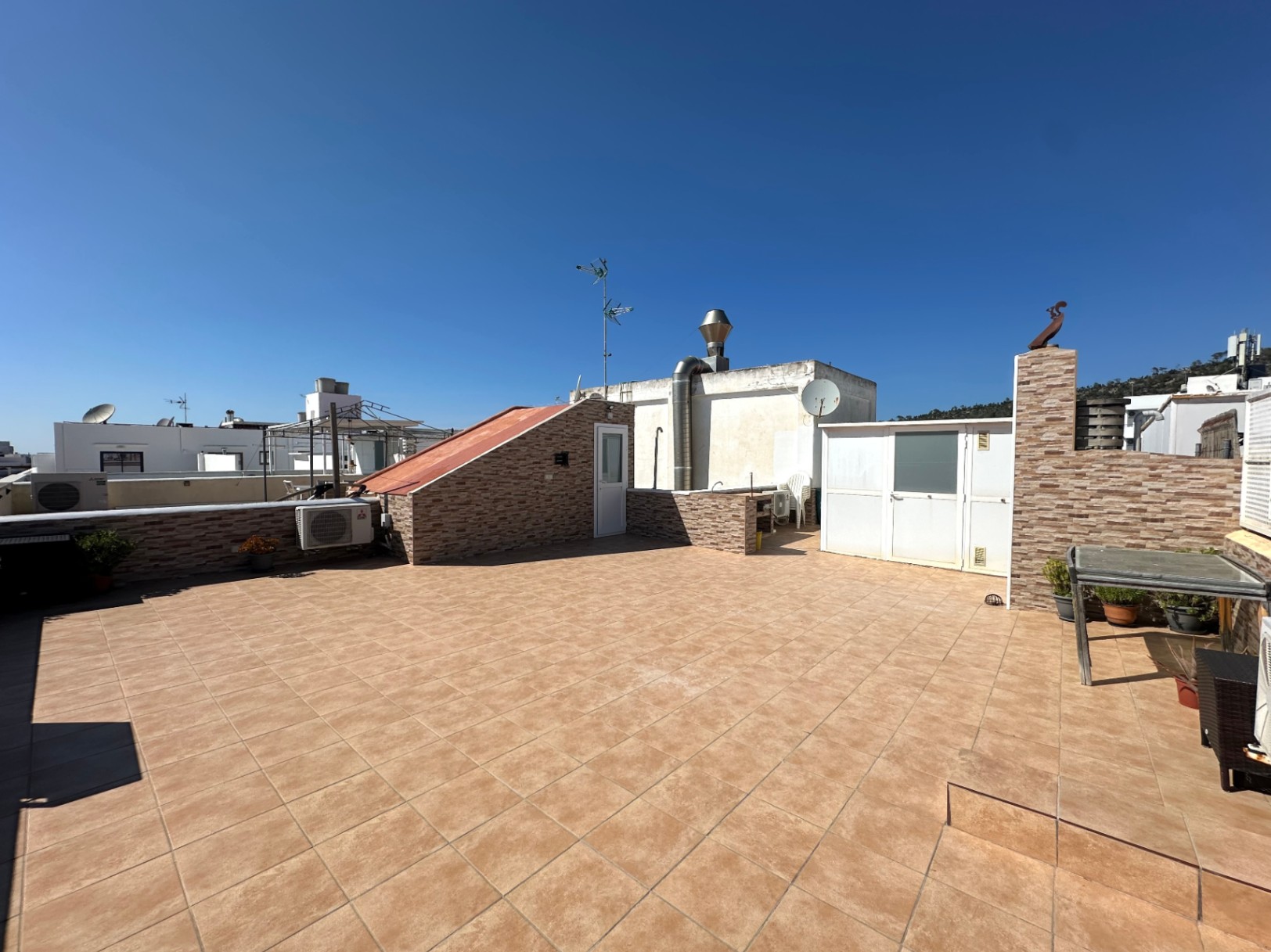 ÁTICO DE 3 DORMITORIOS CON GRAN TERRAZA DE 90 M2