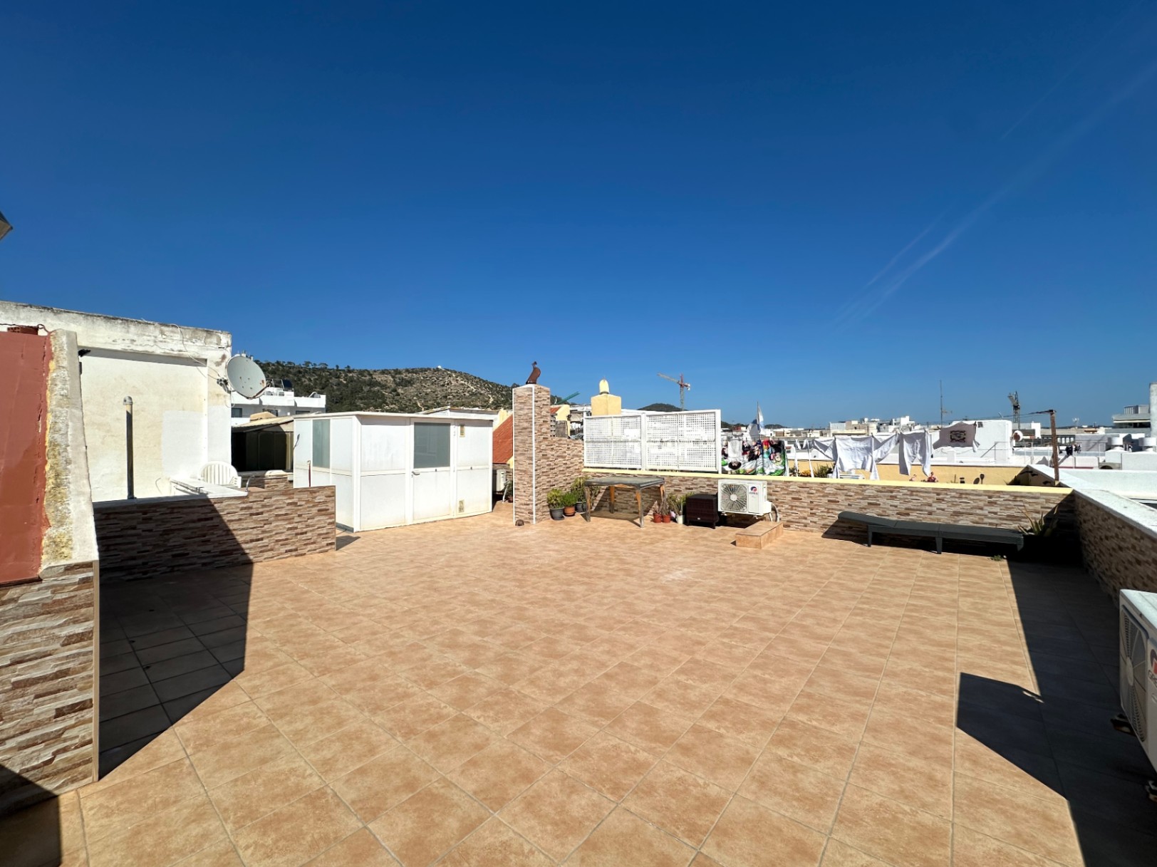 ÁTICO DE 3 DORMITORIOS CON GRAN TERRAZA DE 90 M2