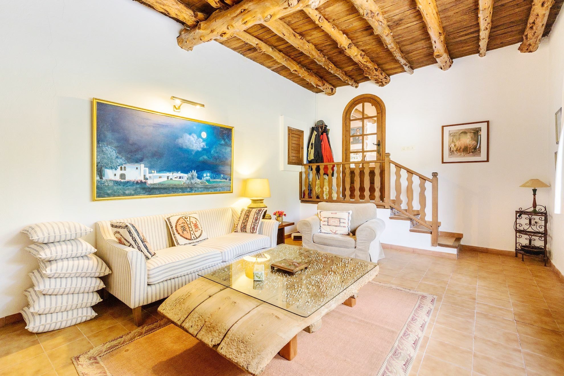 Villa amplia y luminosa de estilo tradicional ibicenco con excelentes vistas