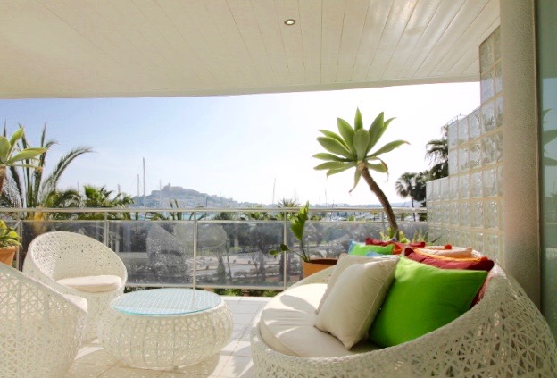 Moderne Wohnung in exklusiver Gegend von Ibiza